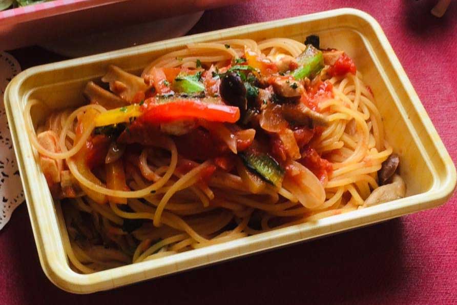 トマトソースパプリカ