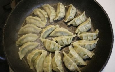 餃子の食べ方