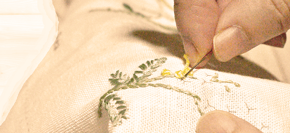 molkora所属アーティスト作業中(刺繍)イメージ