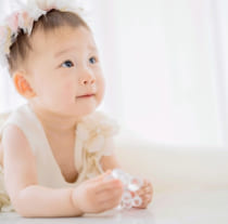 １歳お誕生日の赤ちゃん